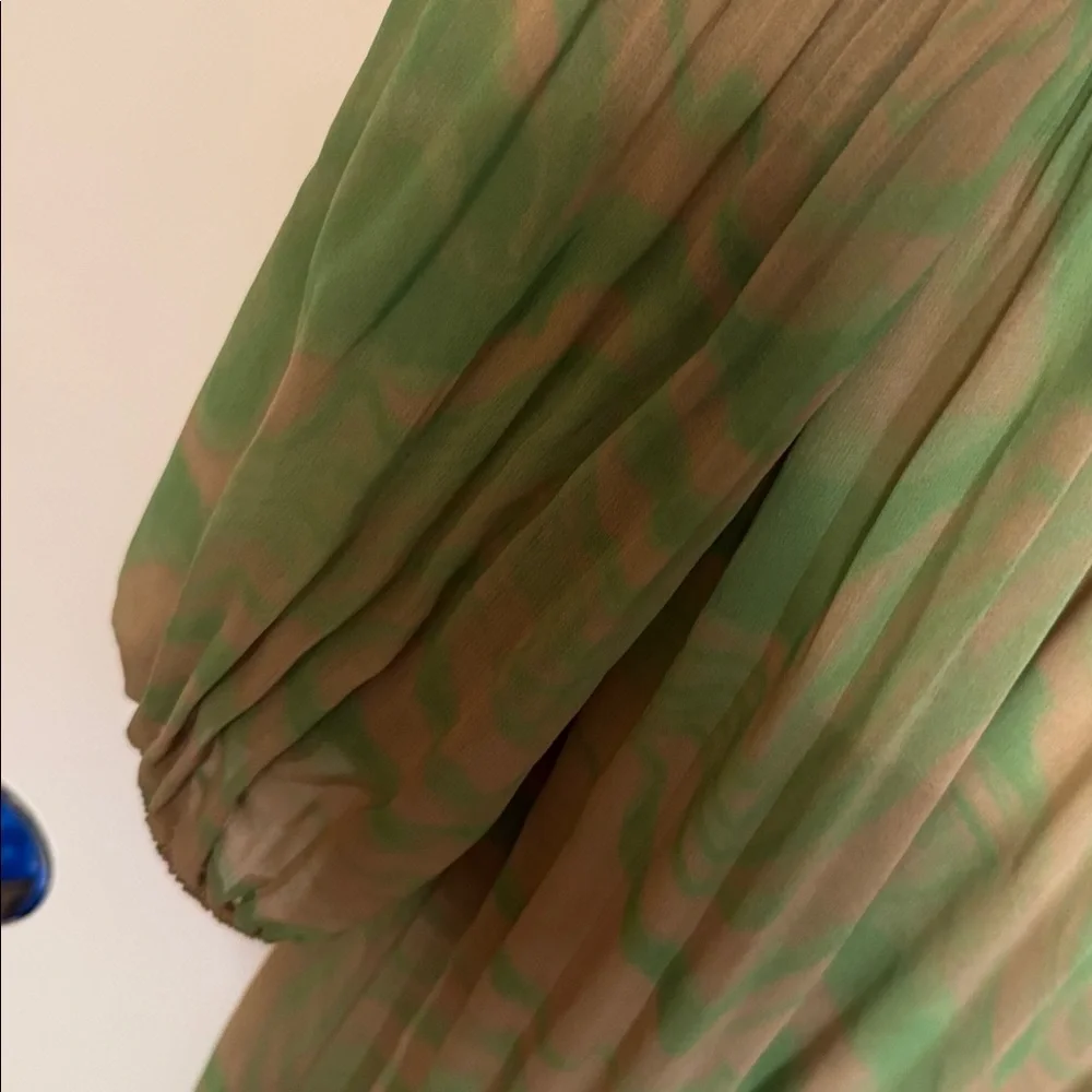 Wilfred daydreamer midi dress in green tan color print, Aritizia, size M - Picture 6 of 13